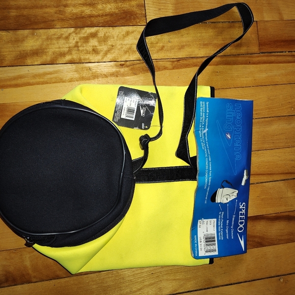 Speedo Sling Backpack. Speedo Sling Backpack. Neoprene with Strap. New with Tags - Picture 10 of 12